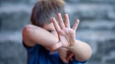 Menor golpeado por su padre podría quedar bajo custodia de niñez