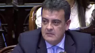 González advierte riesgos para los trabajadores y los recursos públicos