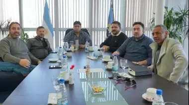 Vidal se reúne con intendentes por salida de YPF de Santa Cruz
