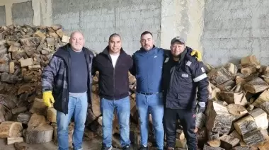 Campaña de entrega de leña a barrios periféricos de Las Heras