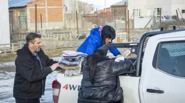 Desarrollo Social, Protección Civil y Vialidad Provincial unen esfuerzos para asistir a los barrios