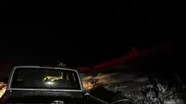 Bomberos rescataron a dos personas atrapadas en un vehículo en ruta provincial N°15