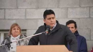 Vidal: “Hoy comenzamos a cumplir con un resarcimiento histórico para las comunidades de Jaramillo y Fitz Roy”
