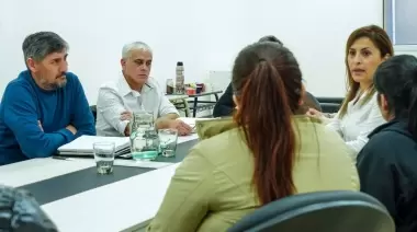 Autoridades de Educación recibieron a familias autoconvocadas