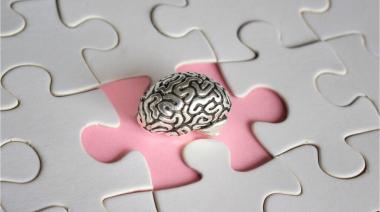 Estudio revela que juegos y lectura pueden frenar el deterioro cognitivo en personas mayores