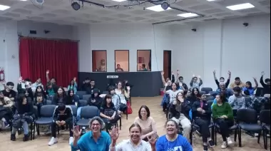 Presentaron la obra Memorias y Desmemorias a estudiantes de Nivel Secundario