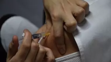 Salud recomienda tener al día la vacunación contra el sarampión