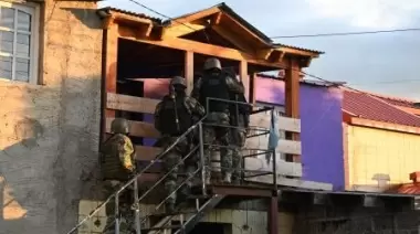 Operativo "Cóndor Andino": tres allanamientos, dos detenidos e incautación de cocaína y armas