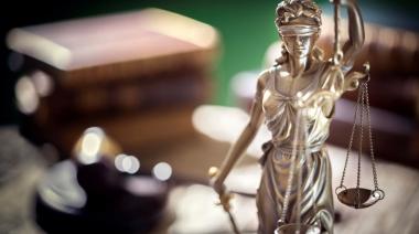 Docente acusada de abuso sexual en Chubut obtiene la libertad con restricciones judiciales