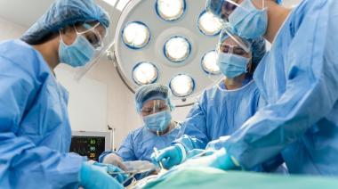 Médicos argentinos podrán ejercer en el exterior sin recertificar sus títulos