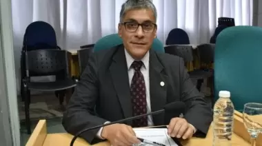 Eloy Echazú: “No se pueden dejar los fueros y seguir siendo diputado, es aberrante”