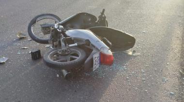 Joven se lesiona gravemente al transitar en una moto robada