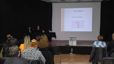 8M: Realizaron Jornada de reflexión sobre el rol de la mujer policía