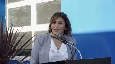 Iris Rasgido responde ante las protestas por "despidos": "No hay docentes titulares quedándose sin trabajo"