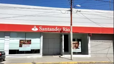Bancos aumentan comisiones y cobran hasta $5.000 por retirar efectivo de cajeros automáticos