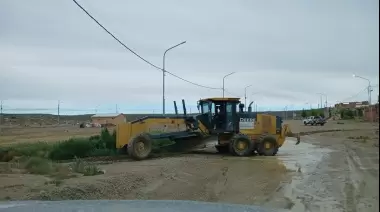 El municipio de Caleta Olivia trabaja para recuperar las zonas afectadas por la lluvia