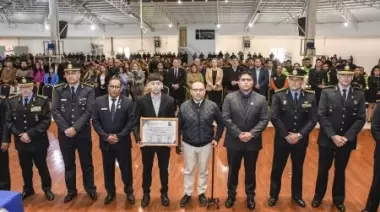 Santa Cruz: Vidal lanza programa de 120 Viviendas para la Fuerza Policial