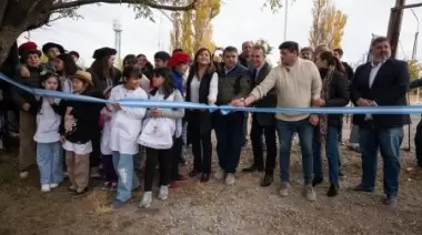 Paraje Las Vegas: Inauguran plaza de juegos para los niños de la Escuela Rural N° 26