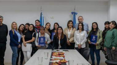 Santa Cruz renovó contrato con cooperativas escolares: aumentos salariales y estabilidad para 1.600 trabajadores