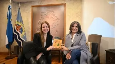 Verónica Lamberti enriquece la Biblioteca de la Casa de Santa Cruz con sus nuevas obras