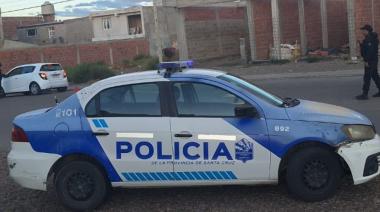 Lo pescaron justo: caminaba con una moto robada por una zona muy transitada de Caleta Olivia