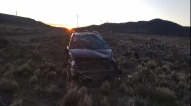 Vuelco vehicular en Ruta 12: Conductor ileso tras salir por sus propios medios