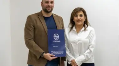 Fortalecen compromiso con las escuelas de Puerto Santa Cruz con una inversión sostenida