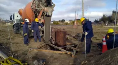 Avanzan las obras para extender el interconectado eléctrico en Jaramillo y Fitz Roy con energía eólica