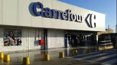 ¿Carrefour se va de Argentina? Qué pasará con sus locales en la Patagonia y quiénes podrían comprar la cadena