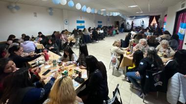 Carlos Aparicio acompañó jornada solidaria para que jóvenes bailarinas viajen al Performer Cup