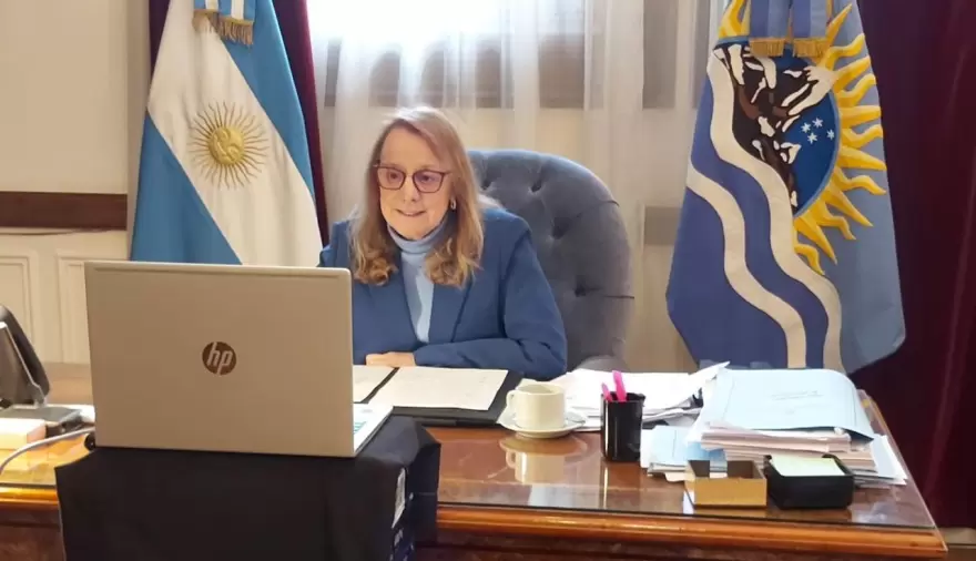 Kirchner escucha reclamos sindicales y ratifica su voto en contra de la Ley de Bases