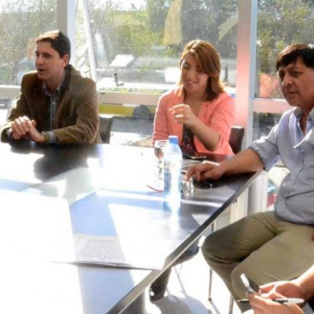 Pablo Calicate informó a petroleros jerárquicos sobre sus derechos como consumidores