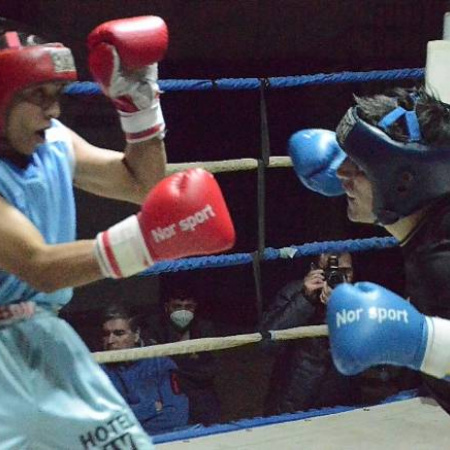 Noche de Boxeo en el Ingeniero Knudsen con la presencia estelar de Osvaldo Príncipi