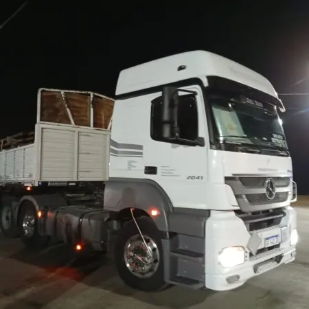 Otra vez: Policía caminera retiene camión de YPF que llevaba caños sin autorización