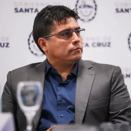 Claudio Vidal impulsa inversiones en minería y energía para reactivar la economía