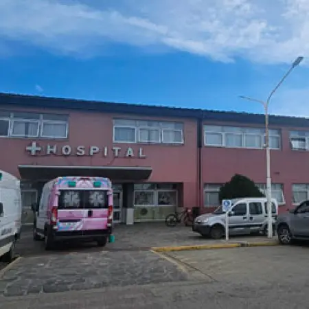 Barrio Hípico: conductor ebrio y motociclista fracturado tras violento choque