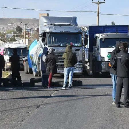Casación absuelve a un trabajador municipal de Caleta Olivia que había cortado una ruta y lo habían condenado a 6 meses