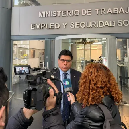 Negociación tensa por el futuro de la pesca patagónica: Vidal exige acuerdos urgentes