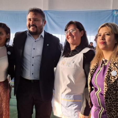 El intendente Carrizo acompañó a los alumnos de la Escuela N.º 57