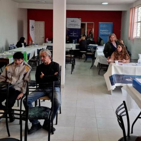 Pablo Carrizo anunció avances en lotes y servicios públicos durante “Más Gestión” en el 26 de Junio