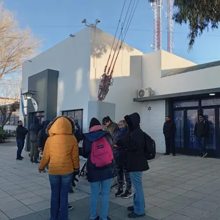 Fundación Santa Cruz Sustentable reclama frente al municipio atraso salarial y de aguinaldos