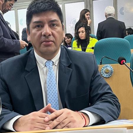 “YCRT no se vende, se defiende”: mensaje de diputado Godoy contra senadores Gadano y Carambia