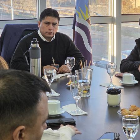 Claudio Vidal apuesta por Puerto Deseado: más empleo y competitividad para el puerto